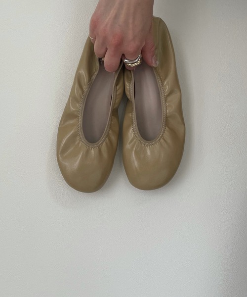 LE MORE（リモア）の「ラウンドパイピングパンプス（バレエシューズ・レディース・ベージュ/ブラウン/アイボリー・S/M/L）」の11枚目の写真