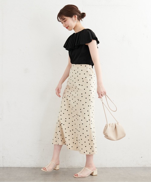 natural couture(ナチュラルクチュール)の「【WEB限定カラー有り】ラッフルフリルT(シャツ/ブラウス・レディース・オフホワイト/ブラウン/ラベンダー/ブラック/ピンク・FREE)」の13枚目の写真