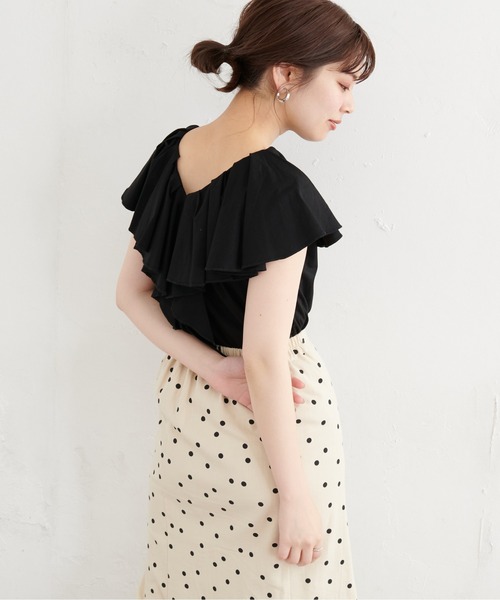 natural couture(ナチュラルクチュール)の「【WEB限定カラー有り】ラッフルフリルT(シャツ/ブラウス・レディース・オフホワイト/ブラウン/ラベンダー/ブラック/ピンク・FREE)」の11枚目の写真