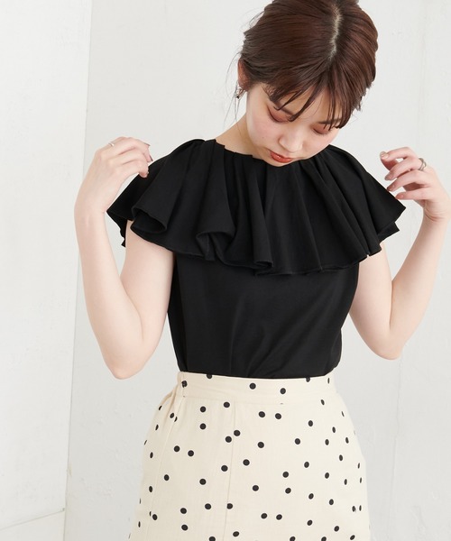 natural couture(ナチュラルクチュール)の「【WEB限定カラー有り】ラッフルフリルT(シャツ/ブラウス・レディース・オフホワイト/ブラウン/ラベンダー/ブラック/ピンク・FREE)」の12枚目の写真