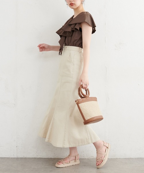 natural couture(ナチュラルクチュール)の「【WEB限定カラー有り】ラッフルフリルT(シャツ/ブラウス・レディース・オフホワイト/ブラウン/ラベンダー/ブラック/ピンク・FREE)」の17枚目の写真