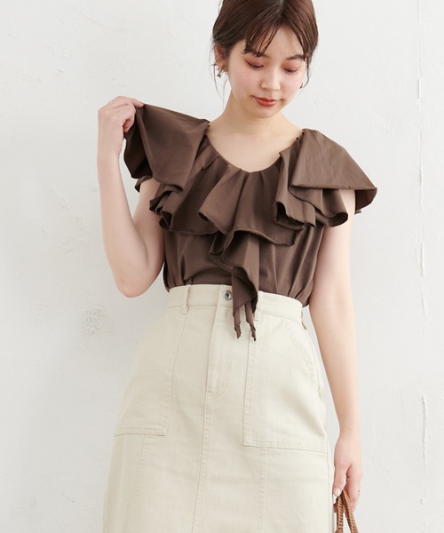 natural couture(ナチュラルクチュール)の「【WEB限定カラー有り】ラッフルフリルT(シャツ/ブラウス・レディース・オフホワイト/ブラウン/ラベンダー/ブラック/ピンク・FREE)」の14枚目の写真