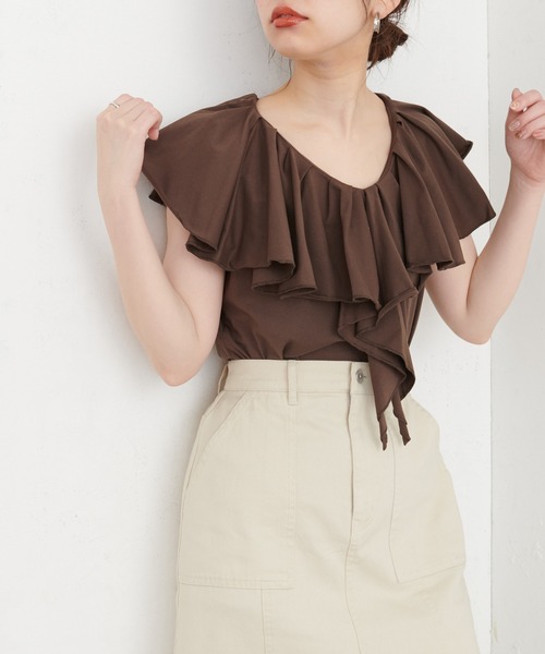 natural couture(ナチュラルクチュール)の「【WEB限定カラー有り】ラッフルフリルT(シャツ/ブラウス・レディース・オフホワイト/ブラウン/ラベンダー/ブラック/ピンク・FREE)」の15枚目の写真