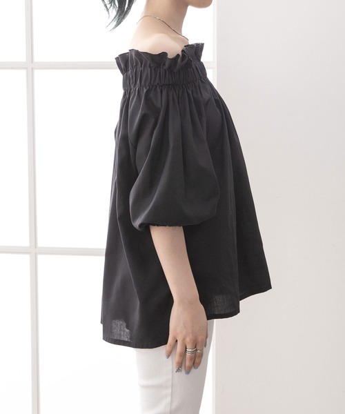 Newlyme(ニューリーミー)の「オフショルバルーンスリーブブラウス(シャツ/ブラウス・レディース・ホワイト/ベージュ/グレイッシュベージュ/ブルー/ブラック・MEDIUM/LARGE)」の16枚目の写真