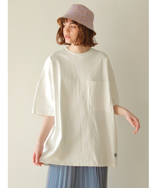 AMAIL（アマイル）の「ジェンダーレス刺繍トップス（Tシャツ/カットソー・レディース・ホワイト/ブラック/ベージュ/ピンク・FREE）」の2枚目の写真