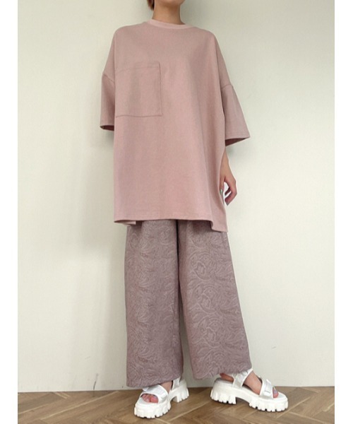 AMAIL（アマイル）の「ジェンダーレス刺繍トップス（Tシャツ/カットソー・レディース・ホワイト/ブラック/ベージュ/ピンク・FREE）」の6枚目の写真