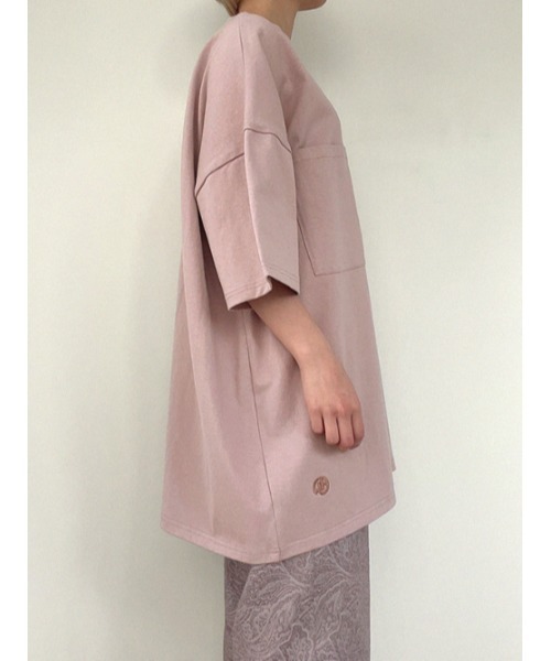 AMAIL（アマイル）の「ジェンダーレス刺繍トップス（Tシャツ/カットソー・レディース・ホワイト/ブラック/ベージュ/ピンク・FREE）」の9枚目の写真