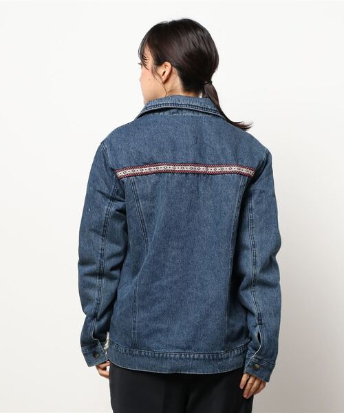 Desigual(デシグアル)の「デニムジャケット INUIT(デニムジャケット・レディース・ブルー・2L/SS/S/M/L)」の10枚目の写真