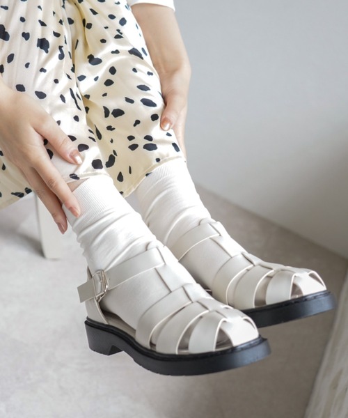 VIVIAN（ヴィヴィアン）の「ボリュームソールグルカサンダル（サンダル・レディース・D/ブラック系その他2/ブラウン系その他5/ホワイト系その他5・S/LL/L/M）」の2枚目の写真