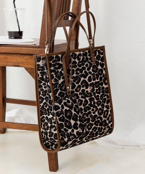 COLONY 2139（コロニートゥーワンスリーナイン）の「ジャガードポーチ付きトートバッグ/ショルダーバッグ（トートバッグ・レディース・ブラック/ブラウン/レオパード/ゼブラ/グリーン・FREE）」の4枚目の写真