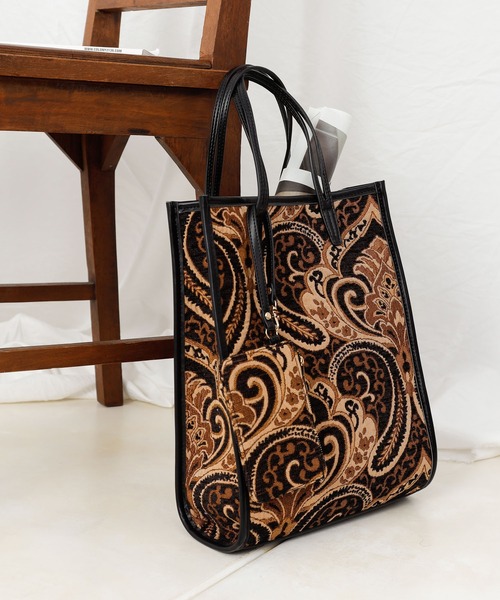 COLONY 2139（コロニートゥーワンスリーナイン）の「ジャガードポーチ付きトートバッグ/ショルダーバッグ（トートバッグ・レディース・ブラック/ブラウン/レオパード/ゼブラ/グリーン・FREE）」の2枚目の写真