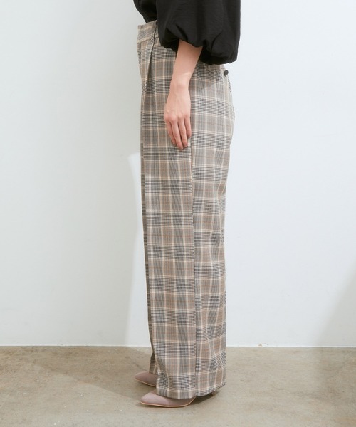 VIS（ビス）の「【セットアップ対応】スタイルアップが叶う。美脚セミワイドパンツ（スラックス・レディース・ベージュ/レンガ/ブラック/グリーン/ベージュ系その他2・L/M/S/SS）」の17枚目の写真