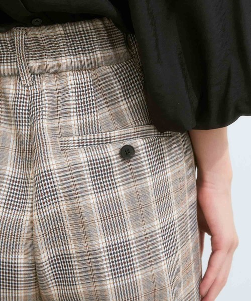 VIS（ビス）の「【セットアップ対応】スタイルアップが叶う。美脚セミワイドパンツ（スラックス・レディース・ベージュ/レンガ/ブラック/グリーン/ベージュ系その他2・L/M/S/SS）」の20枚目の写真