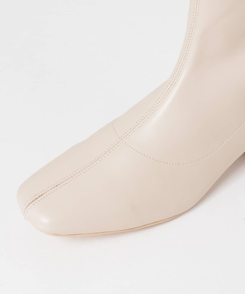 ITEMS URBANRESEARCH（アイテムズ アーバンリサーチ）の「ストレッチスクエアトゥブーツ（ブーツ・レディース・ブラック/ベージュ・MEDIUM/LARGE/SMALL）」の12枚目の写真