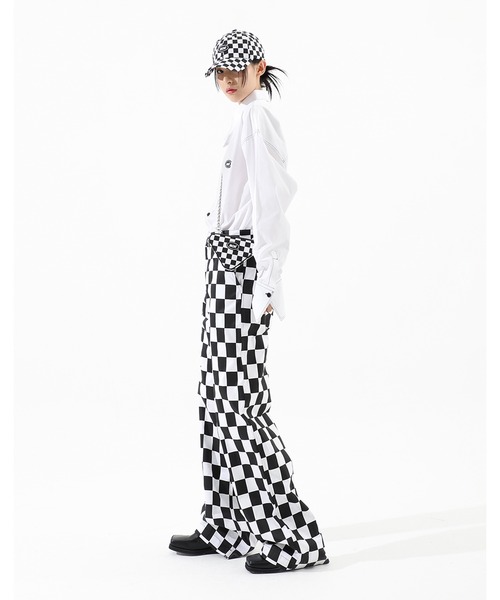 BASIC COTTON（ベーシックコットン）の「A'GEM/9 × .kom『BASIC COTTON/ベーシックコットン』BCN Triangle Bag/ベーシック トライアングル ショルダーバック（ショルダーバッグ・レディース・ブラック/A/B・FREE）」の4枚目の写真