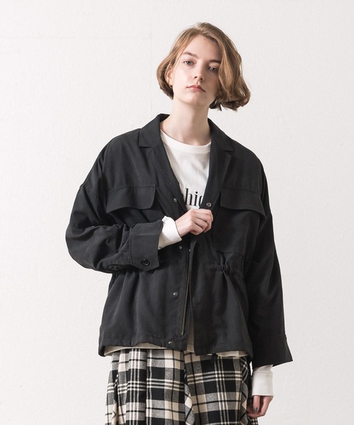 ALLUMER(アリュメール)の「フィブリルミリタリーブルゾン(ミリタリージャケット・レディース・カーキ/ブラック・1)」の2枚目の写真