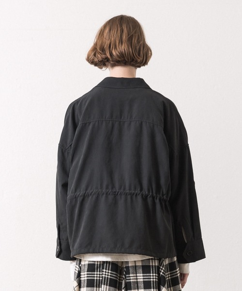 ALLUMER(アリュメール)の「フィブリルミリタリーブルゾン(ミリタリージャケット・レディース・カーキ/ブラック・1)」の11枚目の写真