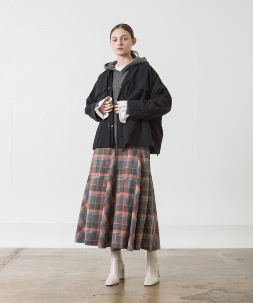 ALLUMER(アリュメール)の「フィブリルミリタリーブルゾン(ミリタリージャケット・レディース・カーキ/ブラック・1)」の7枚目の写真