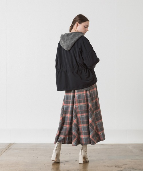 ALLUMER(アリュメール)の「フィブリルミリタリーブルゾン(ミリタリージャケット・レディース・カーキ/ブラック・1)」の14枚目の写真