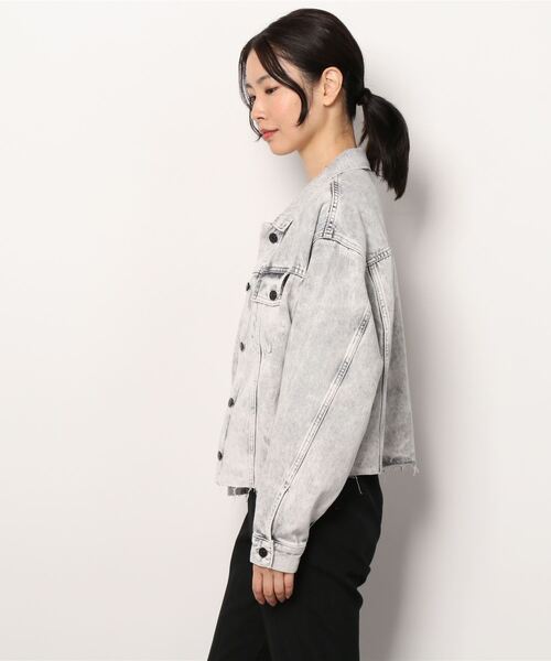 ALLSAINTS(オールセインツ)の「PIPER DENIM JACKET | PIPER デニム ジャケット(デニムジャケット・レディース・グレー系・6/8/2/4/10)」の8枚目の写真