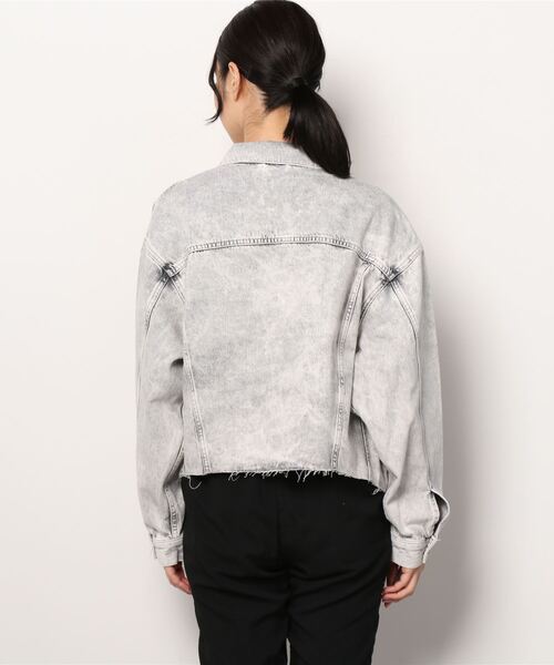 ALLSAINTS(オールセインツ)の「PIPER DENIM JACKET | PIPER デニム ジャケット(デニムジャケット・レディース・グレー系・6/8/2/4/10)」の9枚目の写真