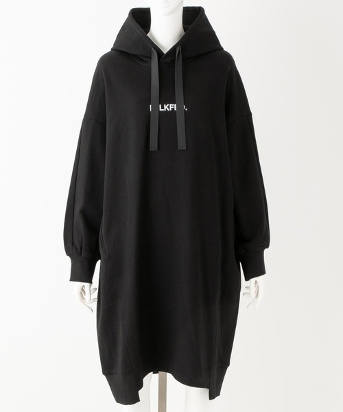 MILKFED.(ミルクフェド)の「PANELED HOODED SWEAT DRESS(ワンピース・レディース・ブラック/ライトピンク/ブルー・ONE SIZE)」の21枚目の写真