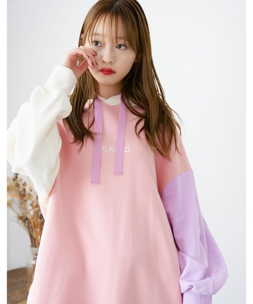 MILKFED.(ミルクフェド)の「PANELED HOODED SWEAT DRESS(ワンピース・レディース・ブラック/ライトピンク/ブルー・ONE SIZE)」の12枚目の写真