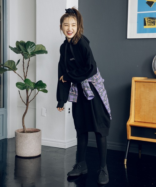 MILKFED.(ミルクフェド)の「PANELED HOODED SWEAT DRESS(ワンピース・レディース・ブラック/ライトピンク/ブルー・ONE SIZE)」の9枚目の写真