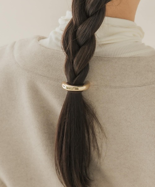 SMELLY（スメリー）の「メタルカーブヘアポニー（ヘアゴム・レディース・ゴールド・-）」の11枚目の写真