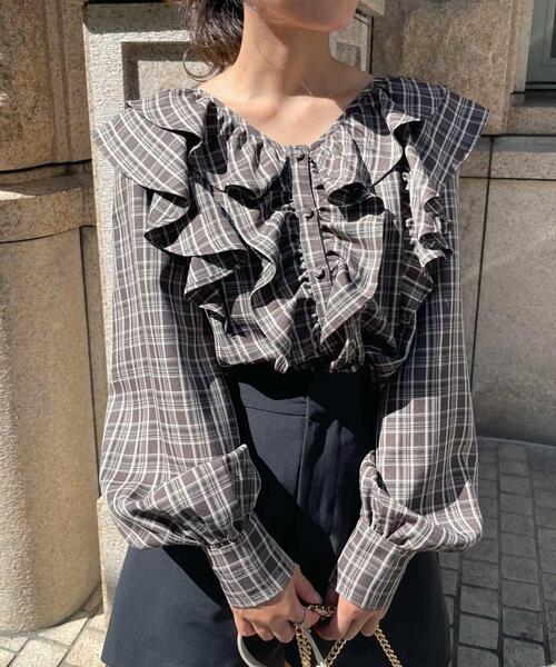 Allamanda（アラマンダ）の「フリル長袖ブラウス（シャツ/ブラウス・レディース・ブラック/オフホワイト/ブラック系/ブラウン系その他2・M）」の4枚目の写真