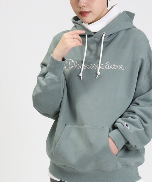 Champion（チャンピオン）の「【Champion】ロゴ刺繍スウェットパーカー（パーカー・レディース・ブラウン/ピンク/グレー/ベージュ/オフホワイト/ライム・M/L）」の5枚目の写真