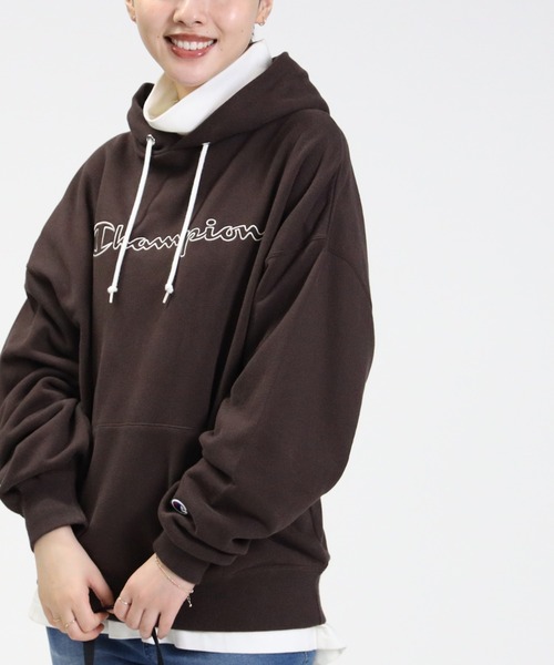 Champion（チャンピオン）の「【Champion】ロゴ刺繍スウェットパーカー（パーカー・レディース・ブラウン/ピンク/グレー/ベージュ/オフホワイト/ライム・M/L）」の12枚目の写真