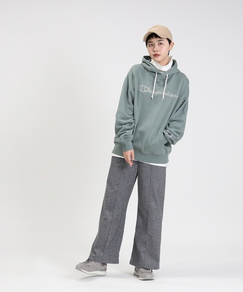 Champion（チャンピオン）の「【Champion】ロゴ刺繍スウェットパーカー（パーカー・レディース・ブラウン/ピンク/グレー/ベージュ/オフホワイト/ライム・M/L）」の16枚目の写真