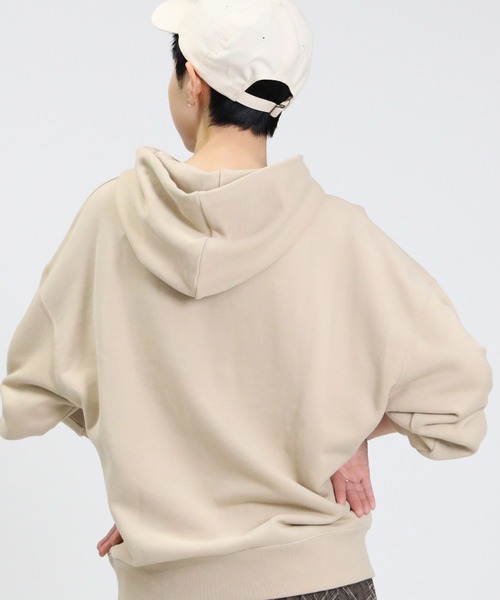 Champion（チャンピオン）の「【Champion】ロゴ刺繍スウェットパーカー（パーカー・レディース・ブラウン/ピンク/グレー/ベージュ/オフホワイト/ライム・M/L）」の21枚目の写真