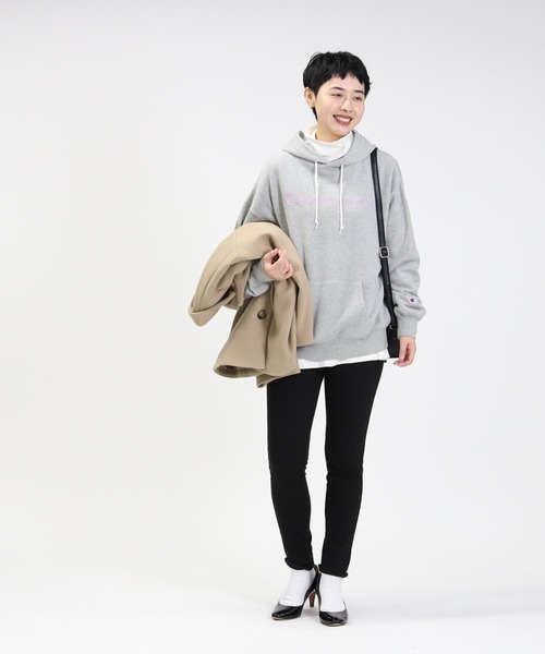 Champion（チャンピオン）の「【Champion】ロゴ刺繍スウェットパーカー（パーカー・レディース・ブラウン/ピンク/グレー/ベージュ/オフホワイト/ライム・M/L）」の7枚目の写真