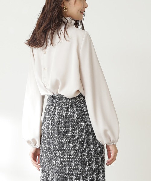 N.（N. Natural Beauty Basic）（エヌエヌナチュラルビューティーベーシック）の「【追加生産】【WEB限定カラー】◆ペーパーバックパフブラウス（シャツ/ブラウス・レディース・ホワイト/ブラック/カーキ/グリーン・MEDIUM）」の9枚目の写真