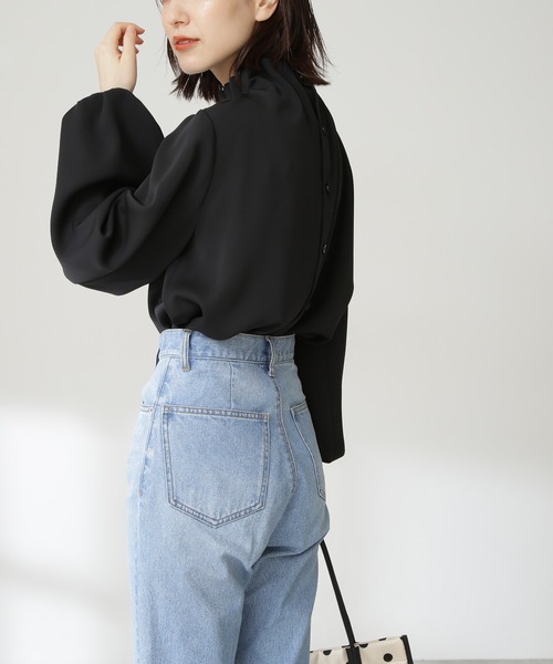 N.（N. Natural Beauty Basic）（エヌエヌナチュラルビューティーベーシック）の「【追加生産】【WEB限定カラー】◆ペーパーバックパフブラウス（シャツ/ブラウス・レディース・ホワイト/ブラック/カーキ/グリーン・MEDIUM）」の11枚目の写真