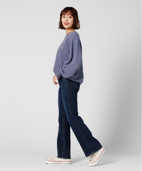 SOMETHING（サムシング）の「【SOMETHING】「LISA」デニムフレアパンツ (フレアシルエット/テンセルストレッチ/脚長効果/カジュアル/きれいめ)（デニムパンツ・レディース・ダークインディゴブルー・29inch/30inch/25inch/26inch/27inch/28inch/31inch）」の18枚目の写真