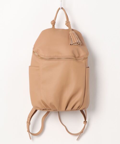 cache cache（カシュ カシュ）の「カシュカシュ cachecache / タックディテールソフト合皮リュック（バックパック/リュック・レディース・ブラック/ベージュ系その他/キャメル・FREE）」の11枚目の写真