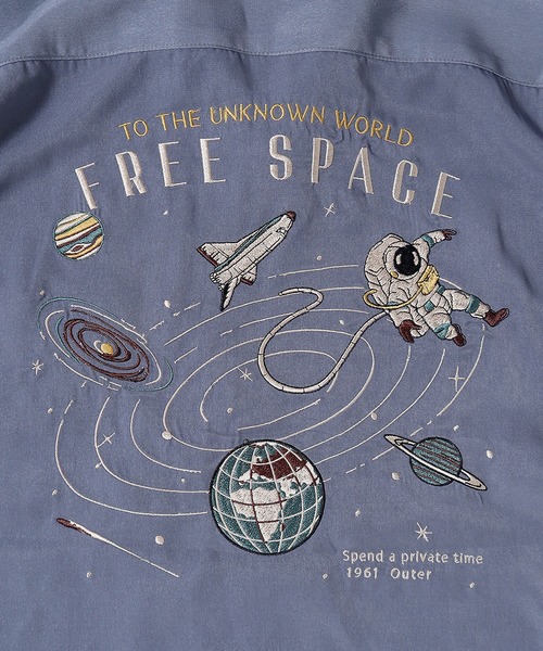 POWER TO THE PEOPLE（パワートゥーザピープル）の「POWER TO THE PEOPLE 開襟刺繍シャツ（シャツ/ブラウス・メンズ・その他/グレイッシュブルー/スモークピンク/ブラック系その他/マルチ/ブラック/ダークグリーン・M/S/LL/L）」の9枚目の写真