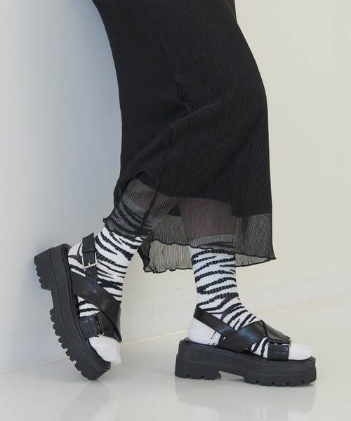 NOFALL（ノーフォール）の「厚底トラックソールクロスベルトサンダル（サンダル・レディース・ブラック/ホワイト/シルバー・L/3L/M/S/LL）」の3枚目の写真