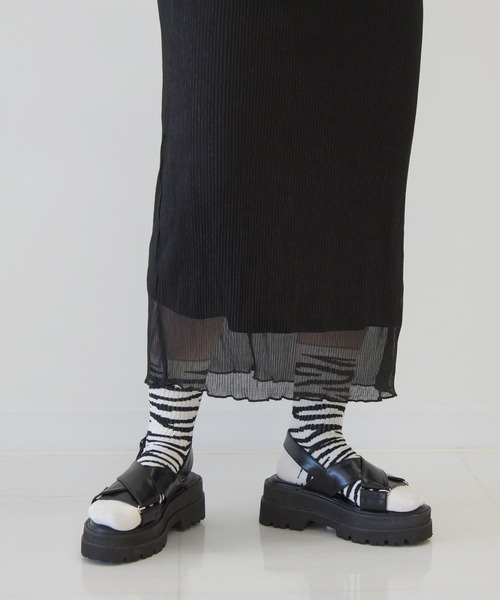 NOFALL（ノーフォール）の「厚底トラックソールクロスベルトサンダル（サンダル・レディース・ブラック/ホワイト/シルバー・L/3L/M/S/LL）」の4枚目の写真