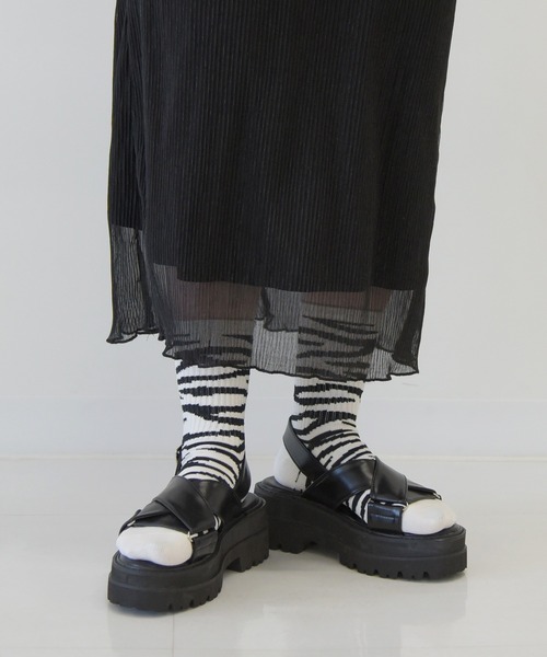 NOFALL（ノーフォール）の「厚底トラックソールクロスベルトサンダル（サンダル・レディース・ブラック/ホワイト/シルバー・L/3L/M/S/LL）」の7枚目の写真