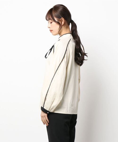 toucher du brise(トゥシェドブリーズ)の「【柔らかな印象に】リボンブラウス(シャツ/ブラウス・レディース・ベージュ/オフホワイト/ブルー・M)」の16枚目の写真