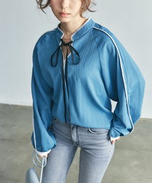 【柔らかな印象に】リボンブラウス