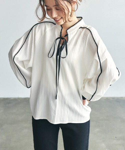 toucher du brise(トゥシェドブリーズ)の「【柔らかな印象に】リボンブラウス(シャツ/ブラウス・レディース・ベージュ/オフホワイト/ブルー・M)」の6枚目の写真