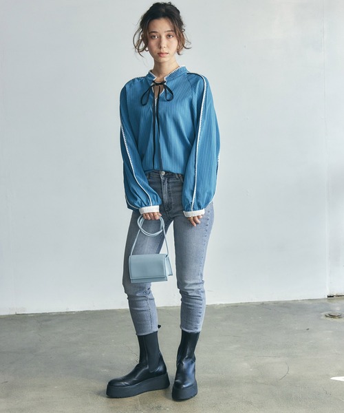 toucher du brise(トゥシェドブリーズ)の「【柔らかな印象に】リボンブラウス(シャツ/ブラウス・レディース・ベージュ/オフホワイト/ブルー・M)」の12枚目の写真