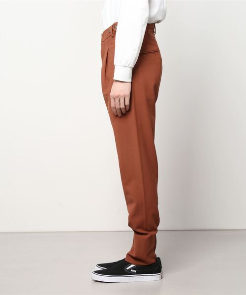 MAISON FLANEUR（メゾンフラネウール）の「MAISON FLANEUR / メゾン・フラネール スラックス（その他パンツ・メンズ・オレンジ・44）」の2枚目の写真