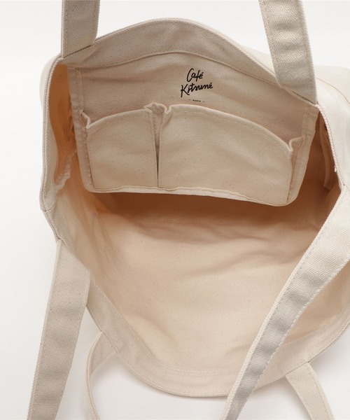Maison Kitsune(メゾンキツネ)の「CAFE KITSUNE SHOULDER TOTE(ショルダーバッグ・メンズ・キナリ/ブラック/ホワイト系その他・U)」の10枚目の写真