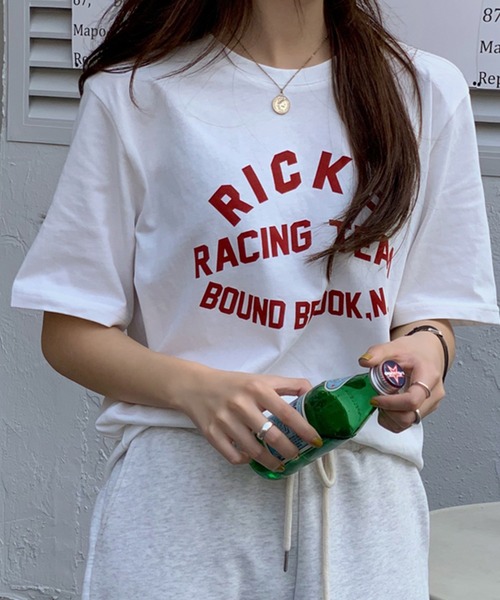 VitaFelice(ヴィータフェリーチェ)の「カレッジロゴ Tシャツ(Tシャツ/カットソー・レディース・レッド/グリーン・FREE)」の4枚目の写真
